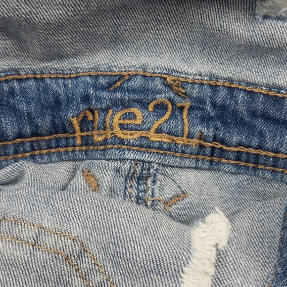 Rue 21 distressed Jean short overalls size 0 - Picture 6 of 7